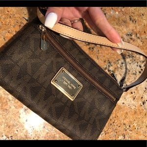 Michael Kors wristlet double zipper